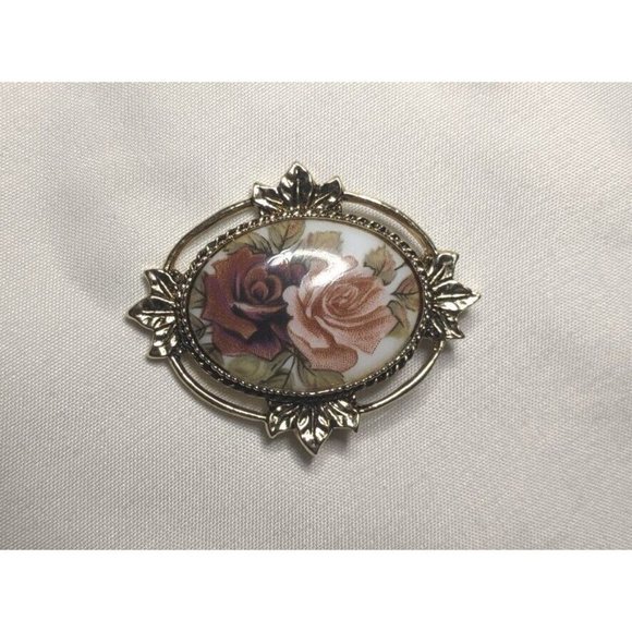 Vintage 1977 Stunning Sarah Coventry Rose Marie Brooch Pendant Framed Roses - Picture 6 of 6